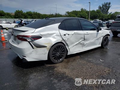 Trzecie zdjęcie samochodu z tyłu: 2022 TOYOTA CAMRY XSE VIN:4T1K61AK5NU001881 - miniatura