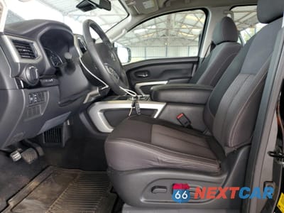 Zdjęcie 7 z 15 samochodu: 2021 NISSAN TITAN SV VIN:1N6AA1ED3MN524834 - miniatura