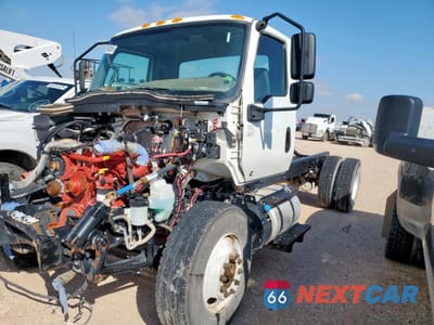 Drugie zdjęcie samochodu z przodu: 2019 INTERNATIONAL MV607 TRUCK CAB AND CHASSIS VIN:3HAEUMML6KL284970 - miniatura