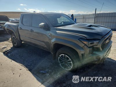 Czwarte zdjęcie samochodu z boku: 2024 TOYOTA TACOMA DOUBLE CAB VIN:3TMLB5JN4RM049470 - miniatura