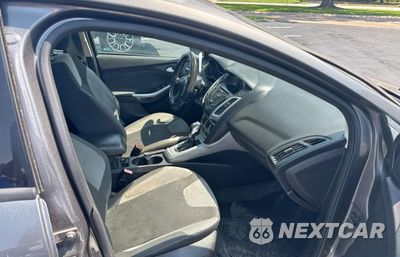 Piąte zdjęcie samochodu w środku: 2012 FORD FOCUS SE VIN:1FAHP3F28CL422096 - miniatura