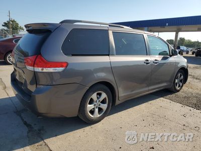 Trzecie zdjęcie samochodu z tyłu: 2013 TOYOTA SIENNA LE VIN:5TDKK3DC2DS300862 - miniatura