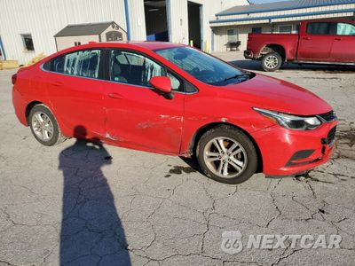 Czwarte zdjęcie samochodu z boku: 2018 CHEVROLET CRUZE LT VIN:1G1BE5SM7J7130995 - miniatura