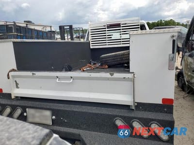 Zdjęcie 6 z 12 samochodu: 2023 GMC SIERRA K2500 SLE VIN:1GT29MEY7PF205911 - miniatura