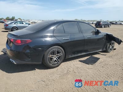 Trzecie zdjęcie samochodu z tyłu: 2025 MERCEDES-BENZ E 350 4MATIC VIN:W1KLF4HB2SA110981 - miniatura