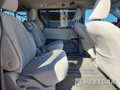 Zdjęcie 10 z 12 samochodu: 2014 TOYOTA SIENNA LE VIN:5TDKK3DC2ES460404 - miniatura