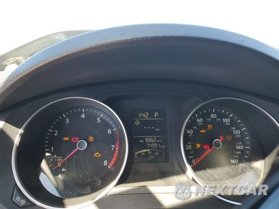 Zdjęcie 9 z 14 samochodu: 2015 VOLKSWAGEN JETTA BASE VIN:3VW2K7AJ1FM243225 - miniatura