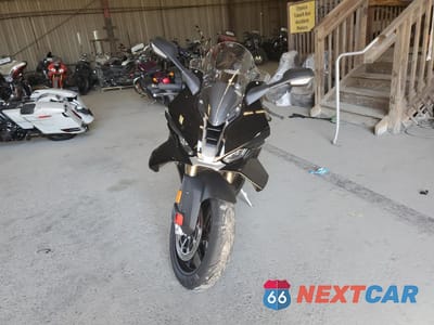 Drugie zdjęcie samochodu z przodu: 2025 BMW S 1000 RR VIN:WB10P2301S6L64332 - miniatura