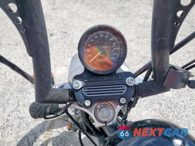 Zdjęcie 7 z 8 samochodu: 2002 HARLEY-DAVIDSON XL883 HUGGER VIN:1HD4CEM142K148926 - miniatura