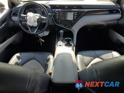 Zdjęcie 8 z 15 samochodu: 2019 TOYOTA CAMRY HYBRID VIN:4T1B21HK3KU511496 - miniatura