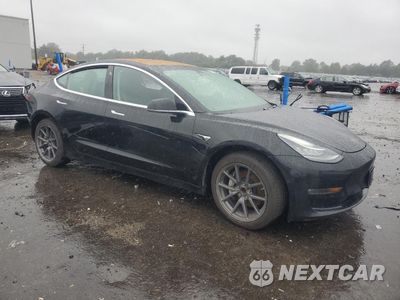 Czwarte zdjęcie samochodu z boku: 2018 TESLA MODEL 3 VIN:5YJ3E1EA6JF021041 - miniatura