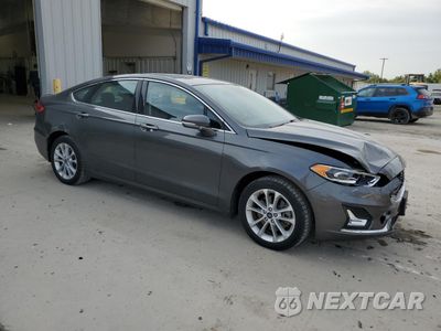 Czwarte zdjęcie samochodu z boku: 2020 FORD FUSION TITANIUM VIN:3FA6P0SU8LR253065 - miniatura