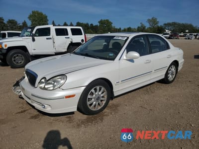 2002 HYUNDAI SONATA GLS KMHWF35H12A689693 - główne zdjęcie licytacji z USA - miniatura