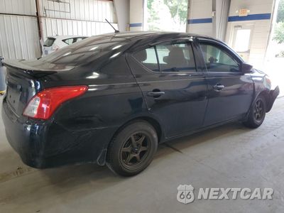 Trzecie zdjęcie samochodu z tyłu: 2019 NISSAN VERSA S VIN:3N1CN7AP5KL808212 - miniatura