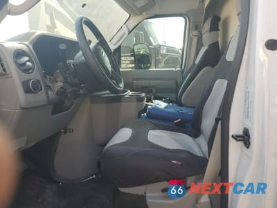 Zdjęcie 7 z 13 samochodu: 2023 FORD ECONOLINE E450 SUPER DUTY CUTAWAY VAN VIN:1FDXE4FN8PDD04640 - miniatura