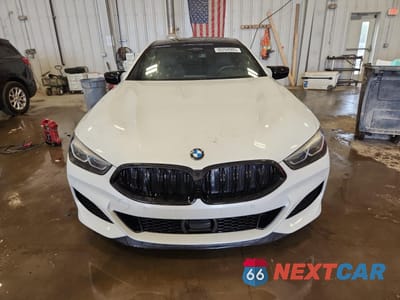 Piąte zdjęcie samochodu w środku: 2020 BMW M850XI VIN:WBAGV8C03LBP48872 - miniatura