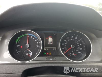 Zdjęcie 9 z 12 samochodu: 2016 VOLKSWAGEN E-GOLF SE VIN:WVWKP7AU4GW913754 - miniatura