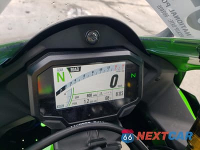 Zdjęcie 7 z 10 samochodu: 2024 KAWASAKI ZX1002 M VIN:JKBZXVM18RA007231 - miniatura