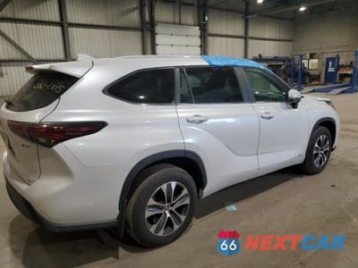 Trzecie zdjęcie samochodu z tyłu: 2025 TOYOTA HIGHLANDER HYBRID XLE VIN:5TDKBRCH9SS662006 - miniatura