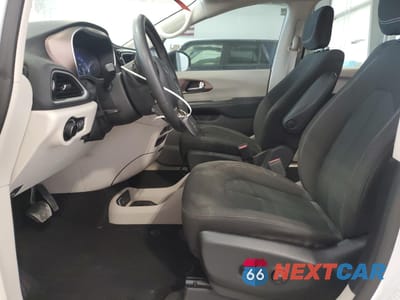 Zdjęcie 7 z 14 samochodu: 2023 CHRYSLER VOYAGER LX VIN:2C4RC1CG4PR549195 - miniatura