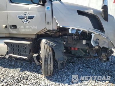 Zdjęcie 9 z 10 samochodu: 2016 VOLVO VNL SEMI TRUCK VIN:4V4NC9EJ9GN957280 - miniatura