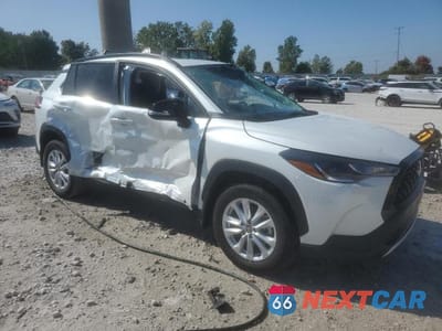 Czwarte zdjęcie samochodu z boku: 2024 TOYOTA COROLLA CROSS LE VIN:7MUBAAAG5RV092567 - miniatura