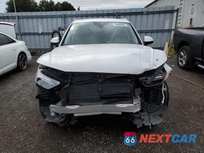 Piąte zdjęcie samochodu w środku: 2021 AUDI Q5 PREMIUM VIN:WA1AAAFY6M2034386 - miniatura