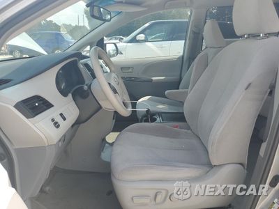 Zdjęcie 7 z 13 samochodu: 2013 TOYOTA SIENNA LE VIN:5TDKK3DC2DS304619 - miniatura