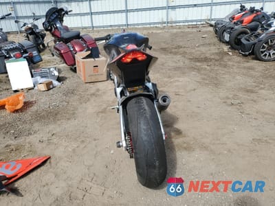 Czwarte zdjęcie samochodu z boku: 2018 APRILIA MOTORCYCLE VIN:ZD4KEU001JS001539 - miniatura
