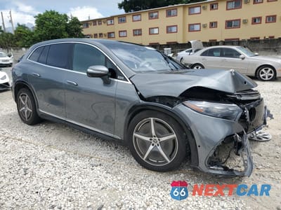 Czwarte zdjęcie samochodu z boku: 2023 MERCEDES-BENZ EQS SUV 580 4MATIC VIN:4JGDM4EB0PA015766 - miniatura