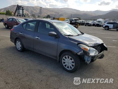 Czwarte zdjęcie samochodu z boku: 2015 NISSAN VERSA S VIN:3N1CN7AP6FL924671 - miniatura
