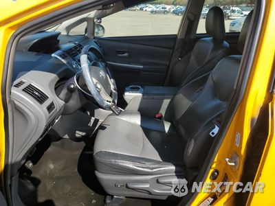 Zdjęcie 7 z 14 samochodu: 2014 TOYOTA PRIUS V VIN:JTDZN3EU0EJ011880 - miniatura
