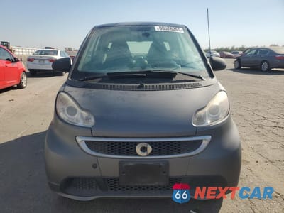 Piąte zdjęcie samochodu w środku: 2016 SMART FORTWO VIN:WMEEJ9AA7GK845619 - miniatura