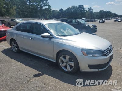 Czwarte zdjęcie samochodu z boku: 2012 VOLKSWAGEN PASSAT SE VIN:1VWBH7A33CC043718 - miniatura