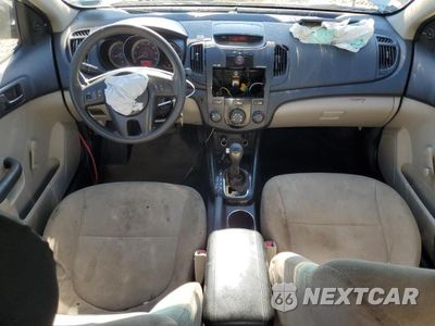 Zdjęcie 8 z 13 samochodu: 2011 KIA FORTE LX VIN:KNAFT4A21B5458335 - miniatura