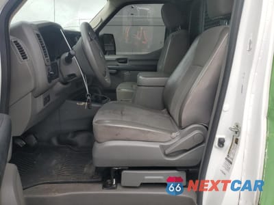 Zdjęcie 7 z 14 samochodu: 2019 NISSAN NV 2500 S VIN:1N6BF0KY5KN804730 - miniatura