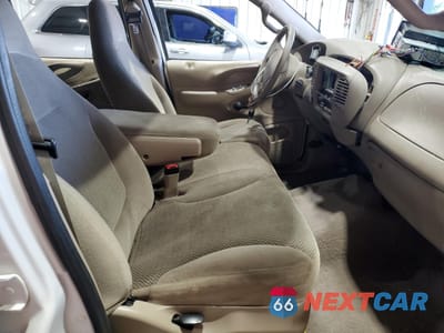 Zdjęcie 7 z 15 samochodu: 2000 FORD EXPEDITION XLT VIN:1FMRU1666YLB29122 - miniatura