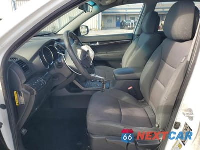 Zdjęcie 7 z 13 samochodu: 2013 KIA SORENTO LX VIN:5XYKT3A10DG359650 - miniatura