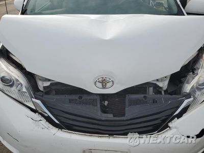Zdjęcie 12 z 15 samochodu: 2011 TOYOTA SIENNA LE VIN:5TDKK3DC2BS041691 - miniatura
