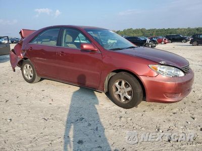 Czwarte zdjęcie samochodu z boku: 2005 TOYOTA CAMRY LE VIN:4T1BE32K75U082802 - miniatura