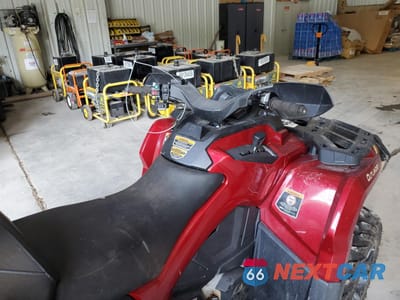 Piąte zdjęcie samochodu w środku: 2018 CAN-AM OUTLANDER MAX 650 XT VIN:3JBLPAJ40JJ000941 - miniatura
