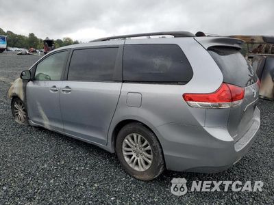 Trzecie zdjęcie samochodu z tyłu: 2013 TOYOTA SIENNA XLE VIN:5TDYK3DC4DS313364 - miniatura