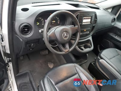 Zdjęcie 8 z 13 samochodu: 2016 MERCEDES-BENZ METRIS VIN:WD3PG2EA8G3141201 - miniatura