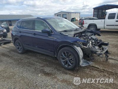 Czwarte zdjęcie samochodu z boku: 2022 VOLKSWAGEN TIGUAN SE VIN:3VV2B7AX8NM118567 - miniatura