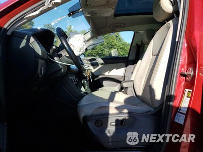 Zdjęcie 7 z 14 samochodu: 2019 VOLKSWAGEN TIGUAN SE VIN:3VV2B7AX3KM104653 - miniatura