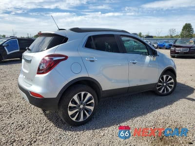 Trzecie zdjęcie samochodu z tyłu: 2022 BUICK ENCORE PREFERRED VIN:KL4CJESM6NB560330 - miniatura