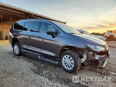 Czwarte zdjęcie samochodu z boku: 2017 CHRYSLER PACIFICA TOURING L VIN:2C4RC1BG2HR621885 - miniatura
