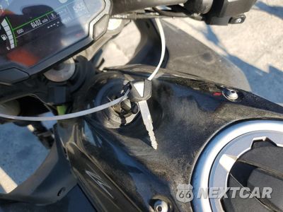Zdjęcie 8 z 9 samochodu: 2021 KAWASAKI ER650 K VIN:ML5EREK17MDA40604 - miniatura