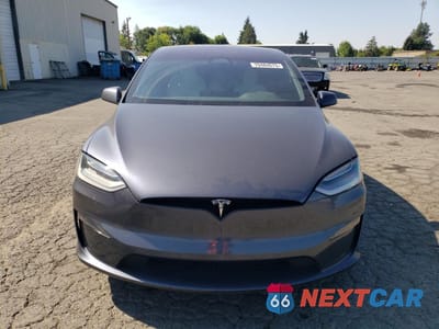 Piąte zdjęcie samochodu w środku: 2022 TESLA MODEL X VIN:7SAXCBE55NF335370 - miniatura