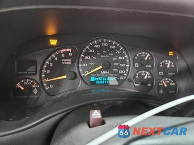 Zdjęcie 9 z 12 samochodu: 2001 CHEVROLET SILVERADO K2500 HEAVY DUTY VIN:1GCHK24G21E205596 - miniatura